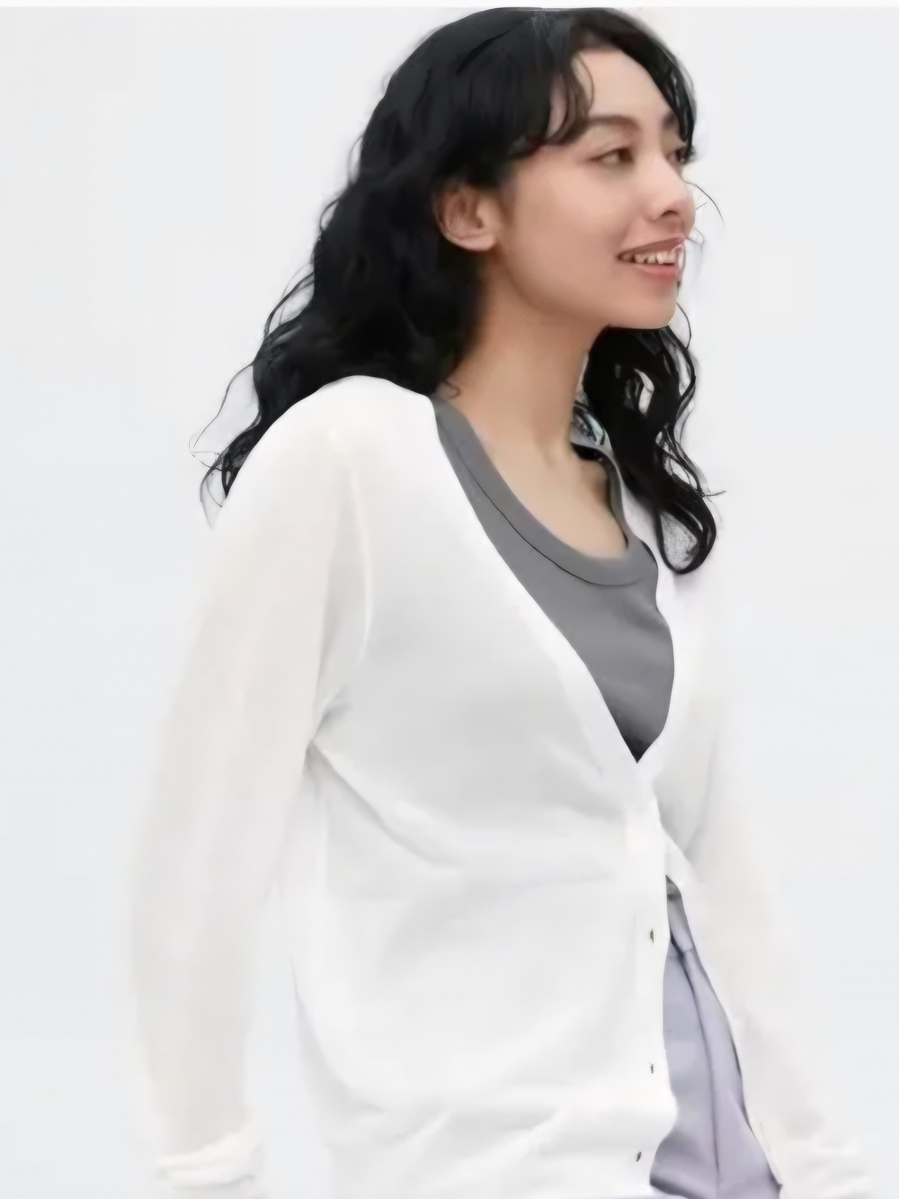 NWOT Sz M Uniqlo White V-Neck Button-Front Cardigan Lightweight Split Hem